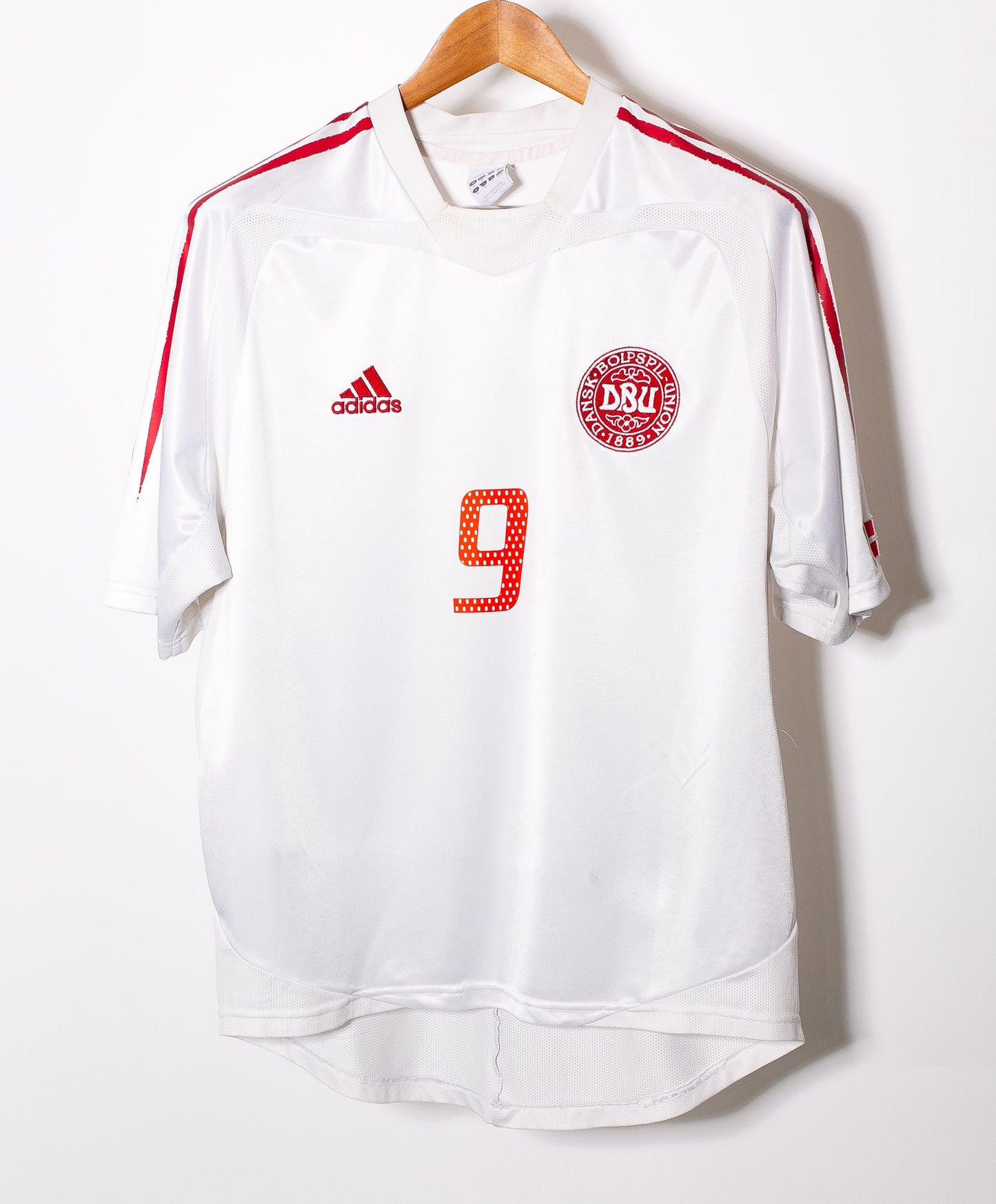 Denmark 2004-05 Tomasson Away Kit (M)