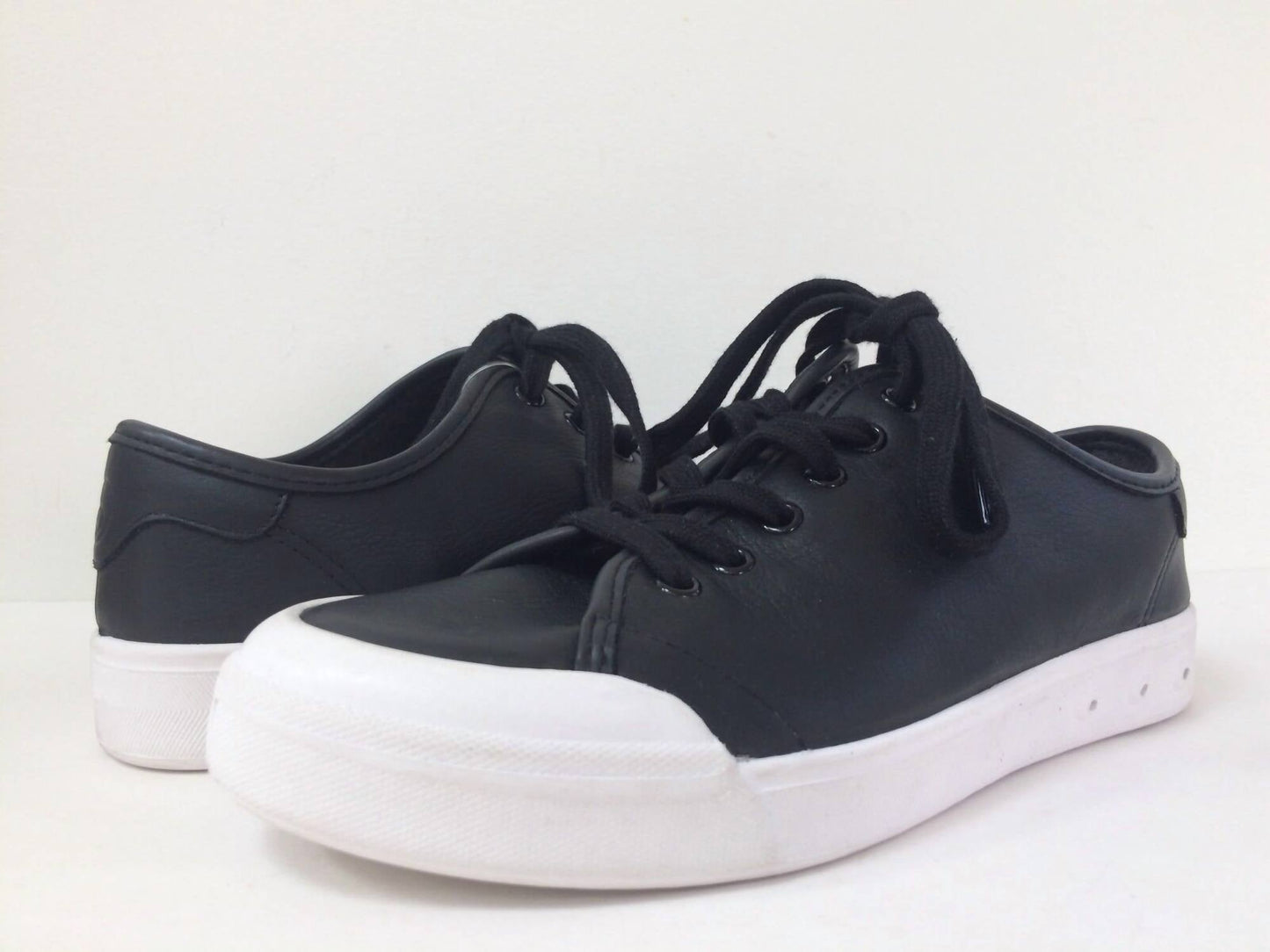 Women's Standard Issue Leather Sneaker In Black