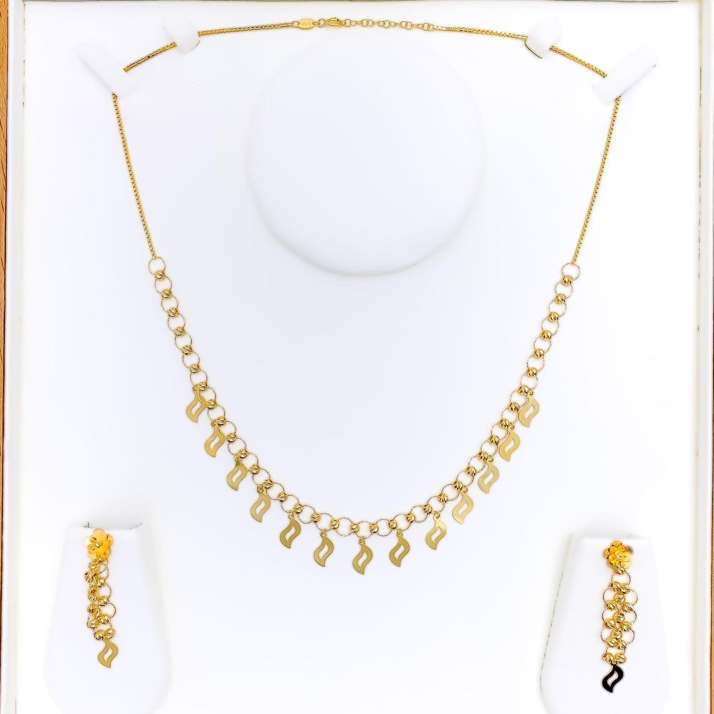 Delicate Leaf Charm 22K Gold Necklace Set