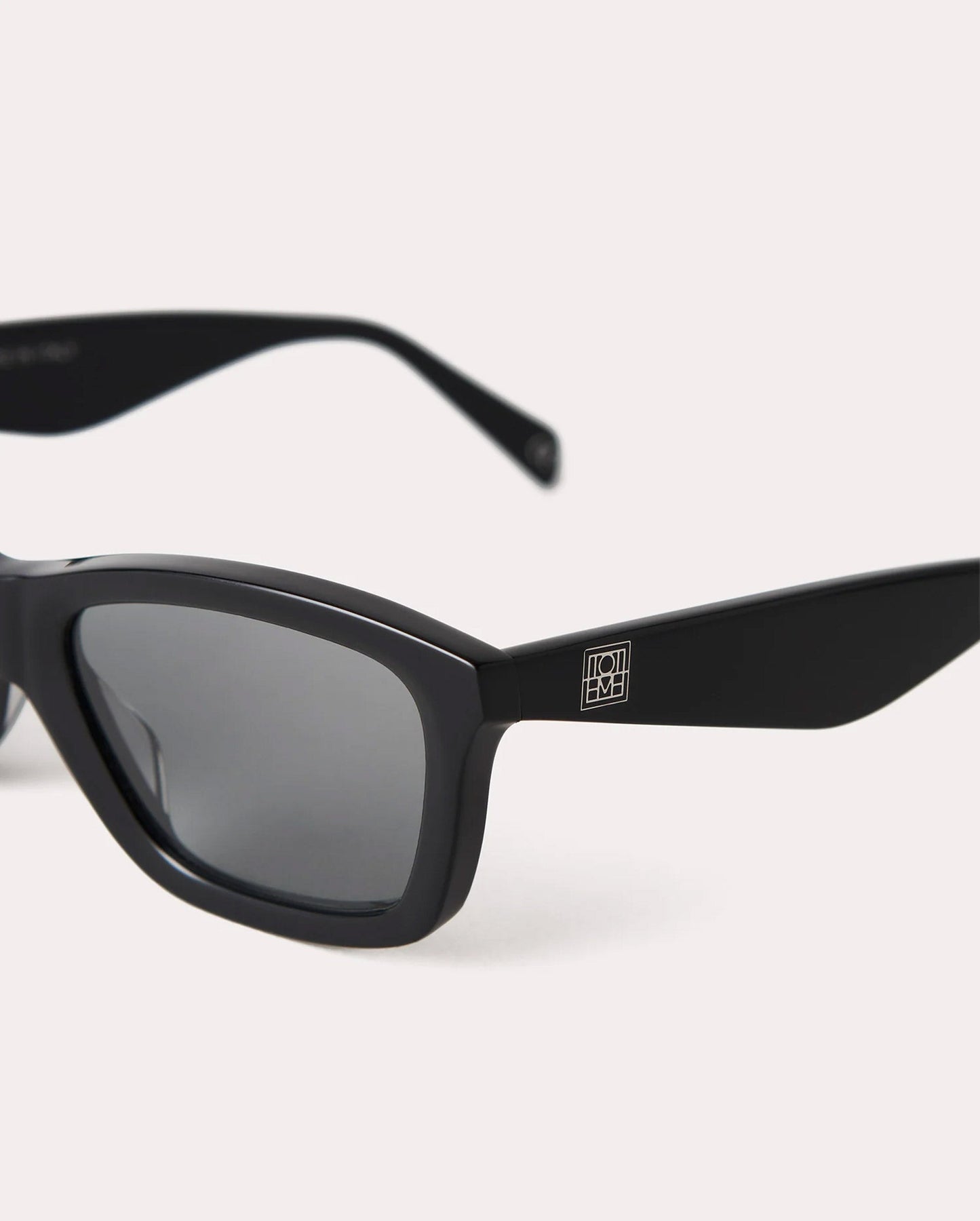 THE CLASSICS SUNGLASSES / BLACK